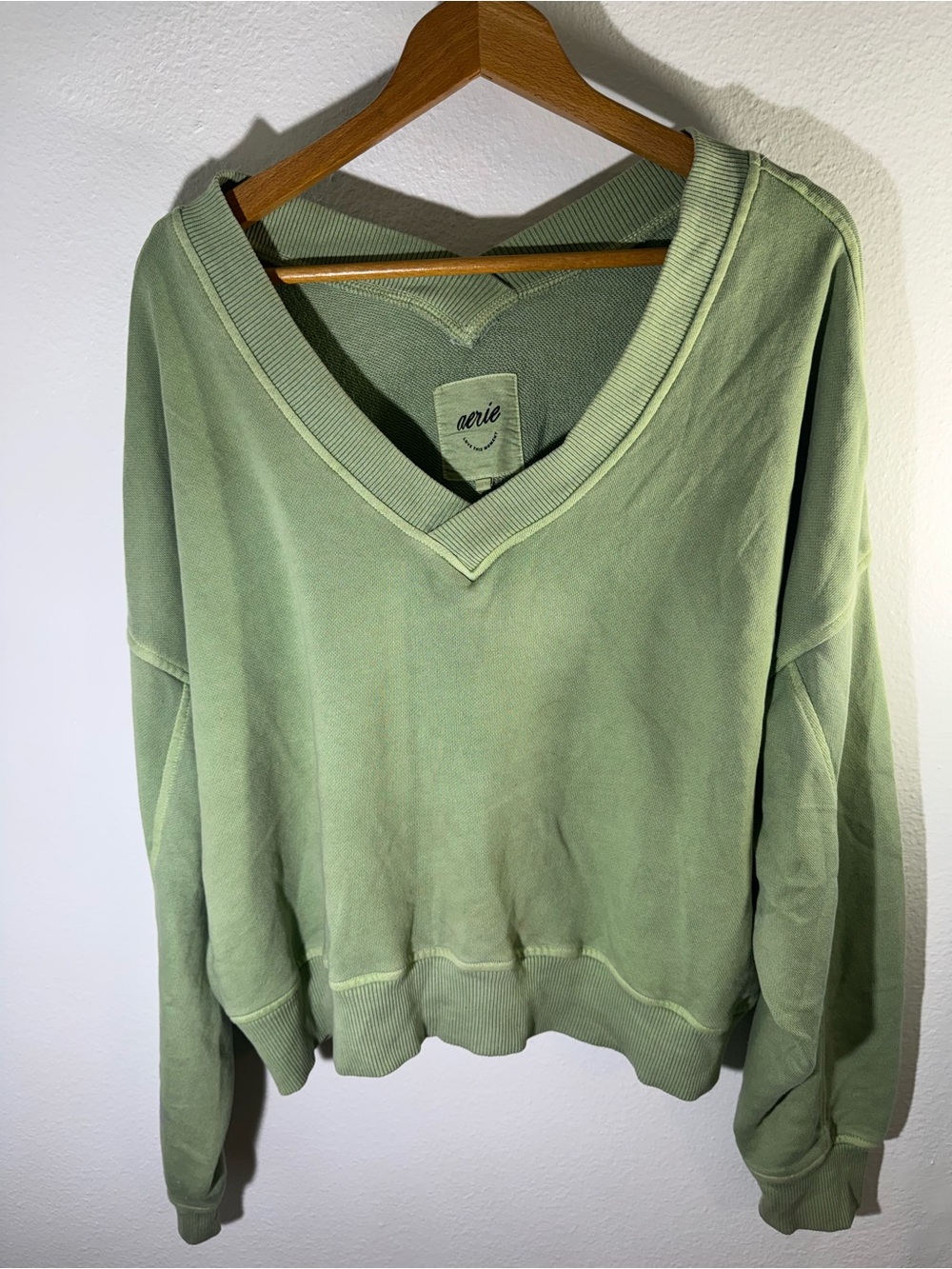 Aerie Women Sage Green V-Neck Sweater Relaxed Fit Pullover Medium